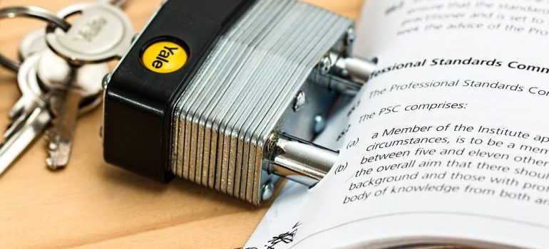 contract with padlock