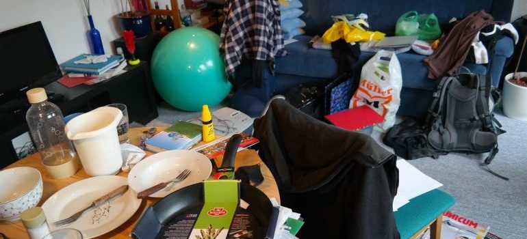 A messy room