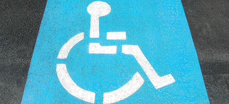 a handicapped parking sign