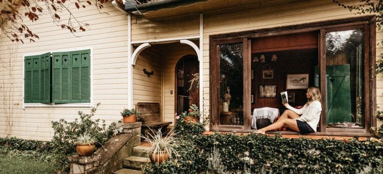 Reading patio built as one of innovative backyard organiyation ideas